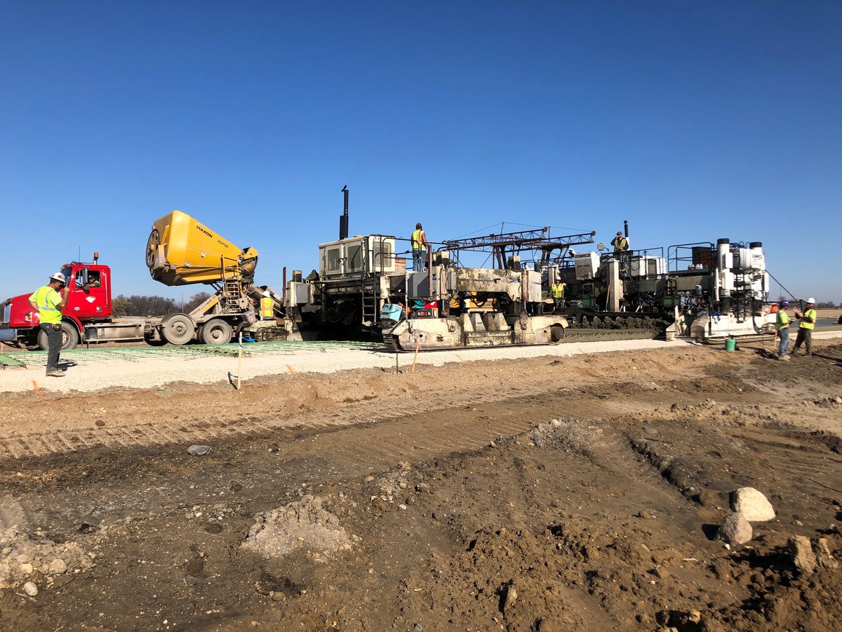 mndotsoutheast's tweet photo. There has been steady progress with the Hwy 14 Expansion project including some concrete paving shown in these photos. Minor roadway grading continues to happen until weather doesn't permit. #dodgecounty #steelecounty
โก๏ธProject details and email signup: https://t.co/OgUtKcyRRA https://t.co/ARs3SBSJR6