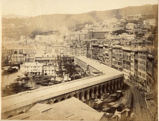7/The following years are just a story of connecting all the lines together with a tunnel under the city (1872) and more and more lines to reach the ever growing harbor. The rails were squeezed between the waterfront building and a marble arched terrace built to separate the port
