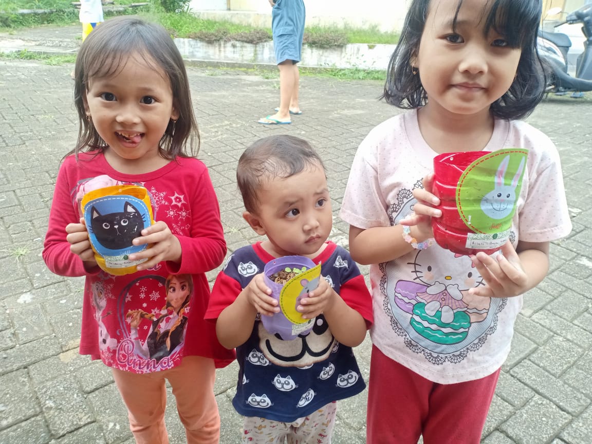 sahl_group's tweet photo. Ini nih contoh keseruan bermain dan belajar bersama Yei Plant - Plants are Friends by @sahl_group

Masyaa Alloh, alhamdulillah ya mereka happy banget 😍😍😍 https://t.co/dQp8iU1CSa