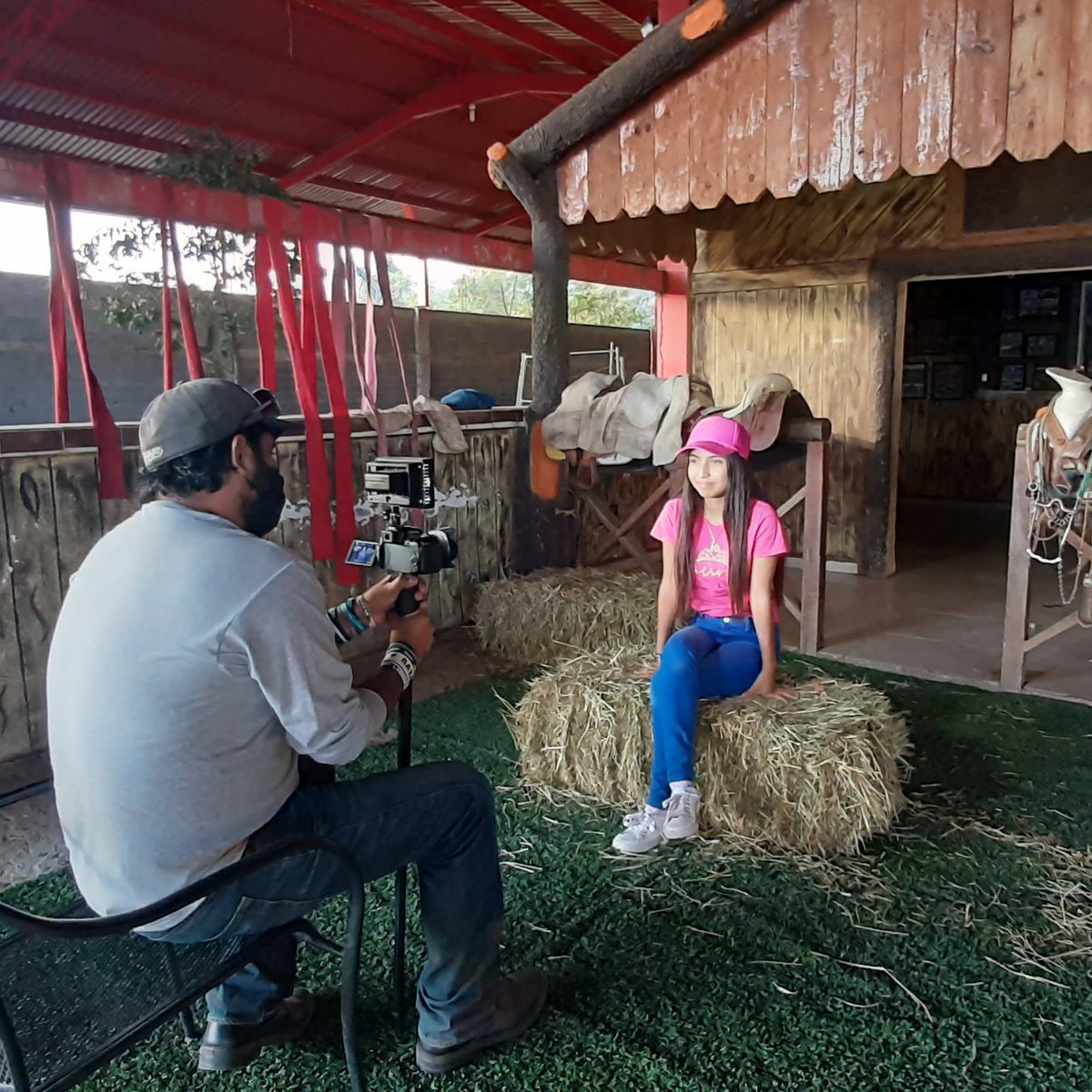 jonas_28's tweet photo. #work #XVaños2020 #rancho #Quinta #quinceañera #photography #sesiondefotos @dlujofotoyvideo https://t.co/Ny6i0Gs0Vj