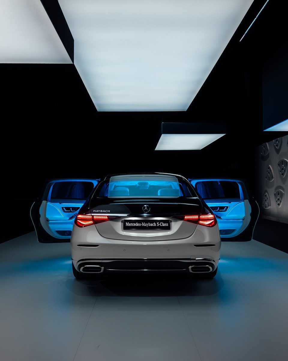 MercedesBenz's tweet photo. The Mercedes-Maybach S-Class is a classic three-box saloon. Distinguishing features at the front include the distinctive bonnet with a chromed fin and the Mercedes-Maybach radiator grille. Learn more here: 
https://t.co/FuwfIIE6IQ
#MercedesMaybach #Sclass #Mercedes #Maybach https://t.co/fsQa63hN68