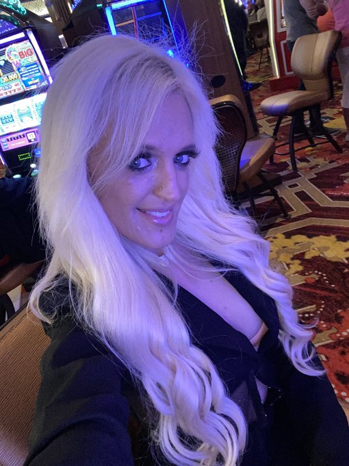 Jennica Zybach’s pics and videos