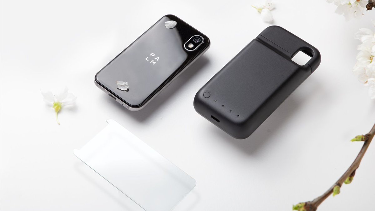 palm's tweet photo. The mophie juice pack battery case and screen protector are essential accessories for your Palm. They are both included in our Power Bundle. Buy one and save! Also, by purchasing one today, you help families in need. https://t.co/suJtCMJqoR
#PalmPhone #LifeMode #LiveLifeEasy https://t.co/h03nUnonuP