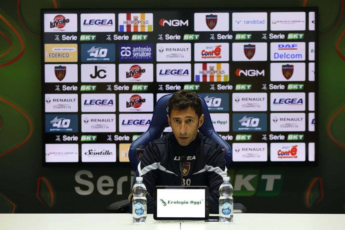 CosenzaOfficial's tweet photo. 🗣️ Mister #Occhiuzzi nel post gara di #FROCOS
🔗https://t.co/eWxuIezFvC https://t.co/bIB8rBh3pN