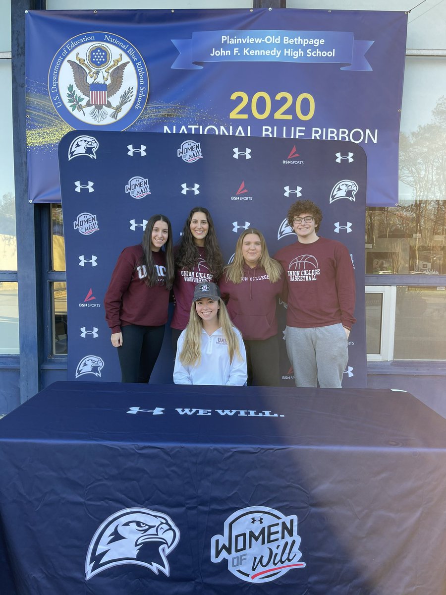 ririjones14's tweet photo. so blessed to share this day with the special people in my life❤️   @UnionCollegeWBB @UnionAthletics @POBATHLETICS @FioreLaurz https://t.co/sZTUTAxfcI