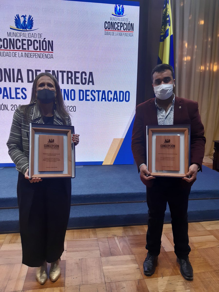 #EstaPasando Los académicos Dra. María Beatriz Piderit Moreno y Luis Darmendrail Salvo, de Departamento de Diseño y Teoría de la Arquitectura de <a href="/Farcodiubb/">Facultad Arquitectura Construcción Diseño UBB</a> reciben el  Premio Municipal de Concepción 2020 Felicitaciones! <a href="/Rob_Burdiles/">Roberto Burdiles Allende</a> <a href="/ubbchile/">U. del Bío-Bío</a> <a href="/radioubbchile/">Radio UBB</a> <a href="/vripubb/">Vicerrectoría de Investigación y Postgrado</a>