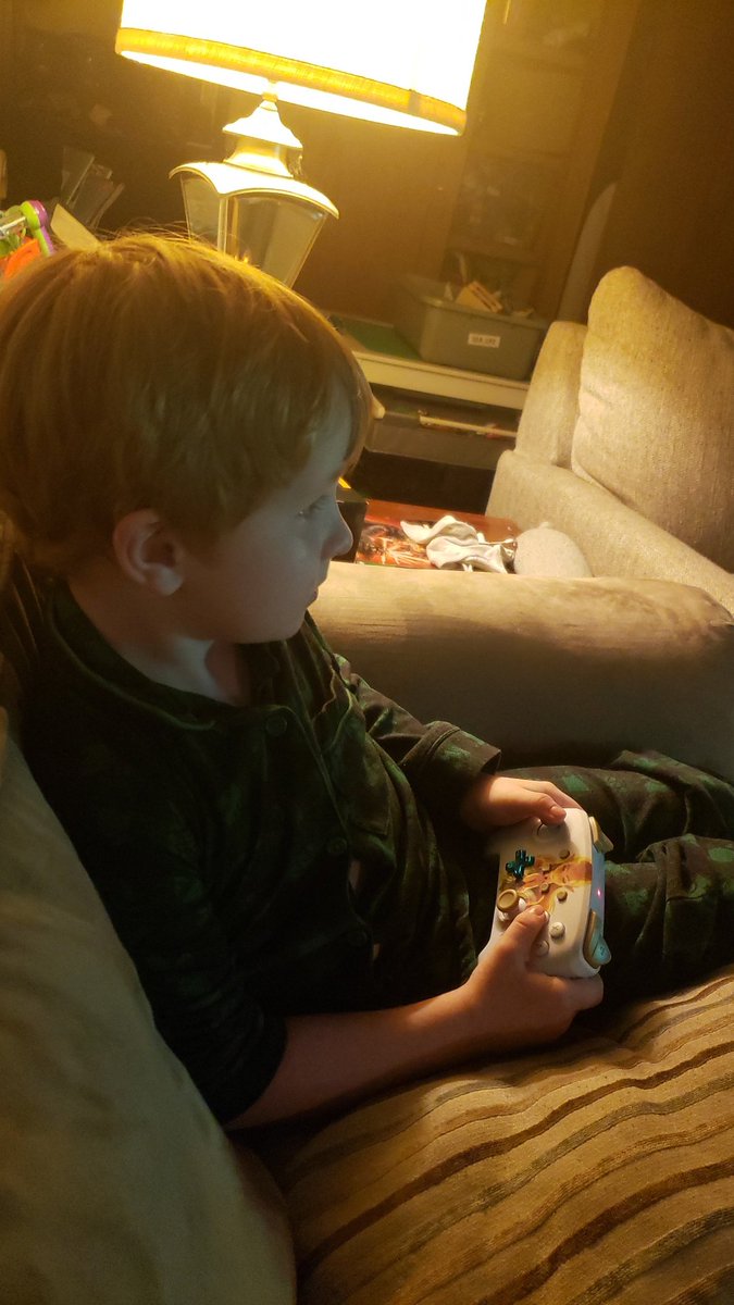 pigjedi's tweet photo. The #geekling's first #Zelda gameplay experience at age 5. It is a special day. #HyruleWarriorsAgeofCalamity https://t.co/J9ymaAzfvd