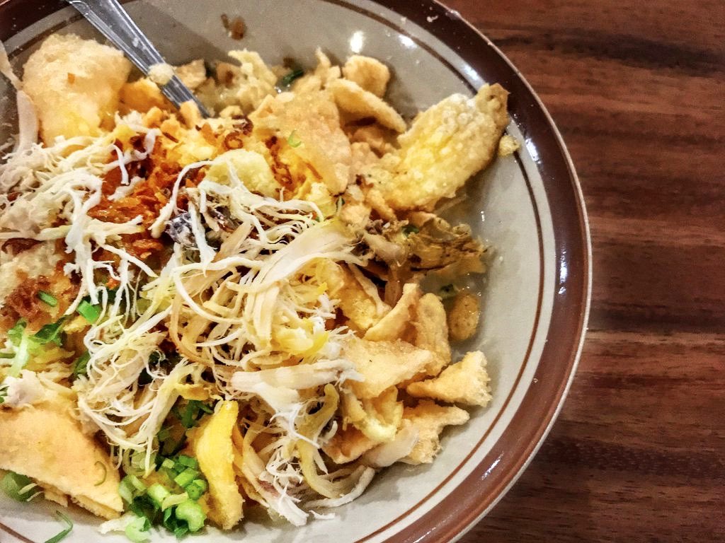 Ke pertempuran untuk bertempur,
Ke Petamburan mungkin utk beli bubur. Selamat nyabu (nyarap bubur) gaesss 😁. Klo saya tim bubur diaduk...klo kamu ???