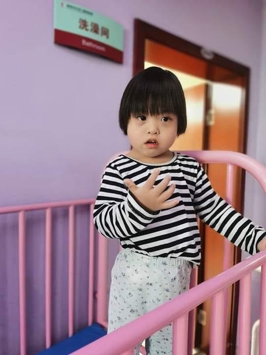 ReecesRainbow's tweet image. Oh so outgoing #Kora🌺 this little girl is a people person. She doesn’t mind running right up to you to say hi and offer to help you ❤ Kora now has a families in process to bring her home ❤️
reecesrainbow.org/135163/kora #macc2020