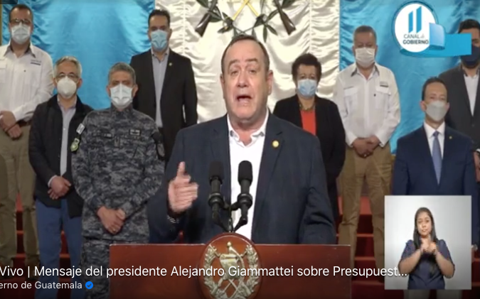 EmisorasUnidas's tweet photo. @DrGiammattei Giammattei asegura que ha escuchado todos los pronunciamientos e indicó que explicará los riesgos de vetar el Presupuesto 2021 e indicó que es ventajoso para el país comparado con el de 2020, ya que la deuda es menor https://t.co/ncK8iqzwlc