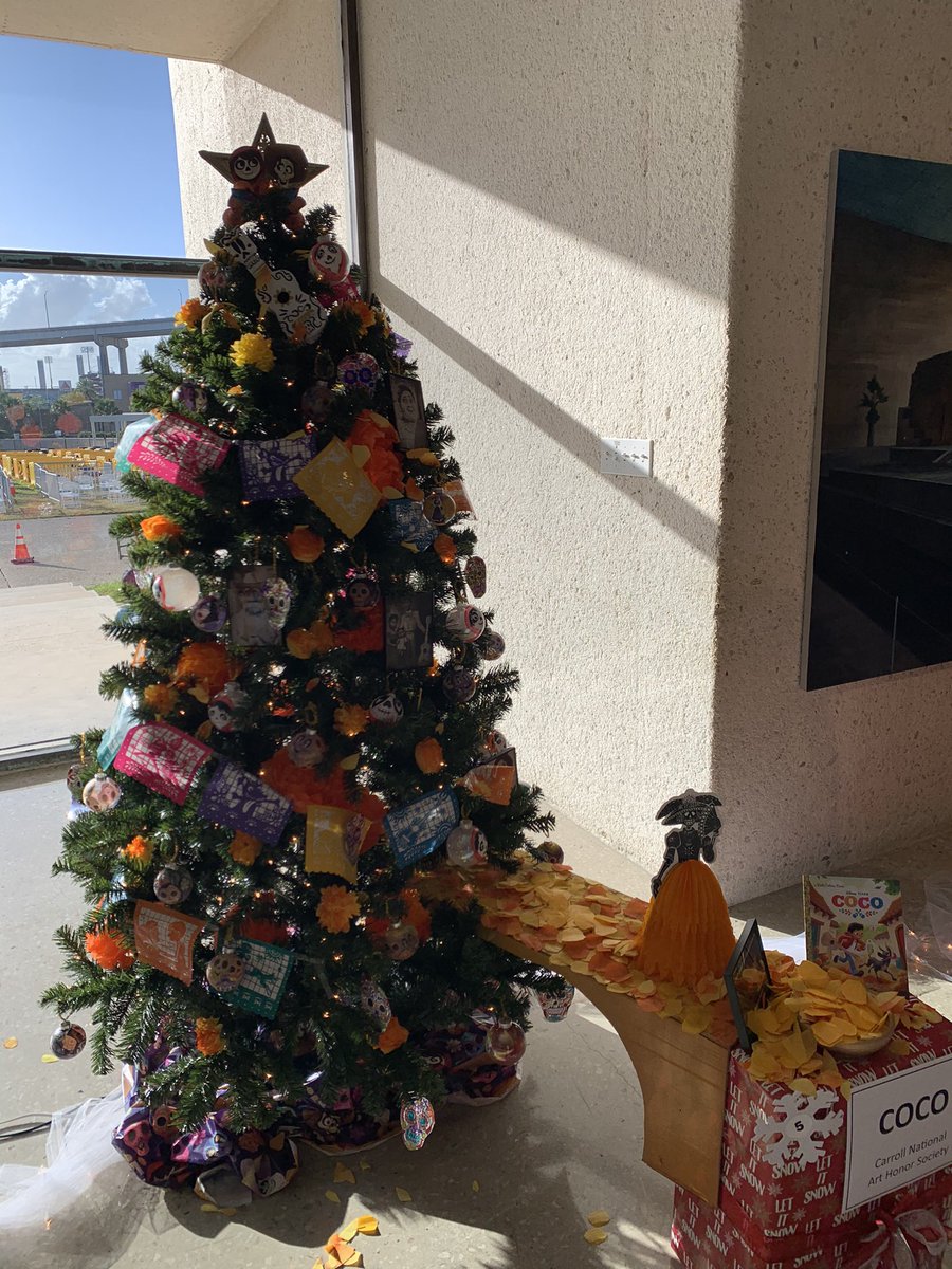 CHS_FineArt's tweet photo. NAHS Coco Christmas tree! @maalford4  @jnmmeek https://t.co/M6pb8EBgO7