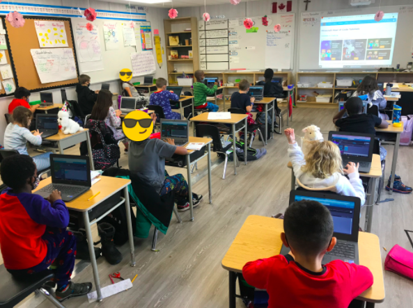 kirstenleusink's tweet photo. S's loved trying out Minecraft Hour of Code today! They are fast learners and I love learning with them! @StDanielTBirds #WCDSBawesome https://t.co/vHncxF2NIa