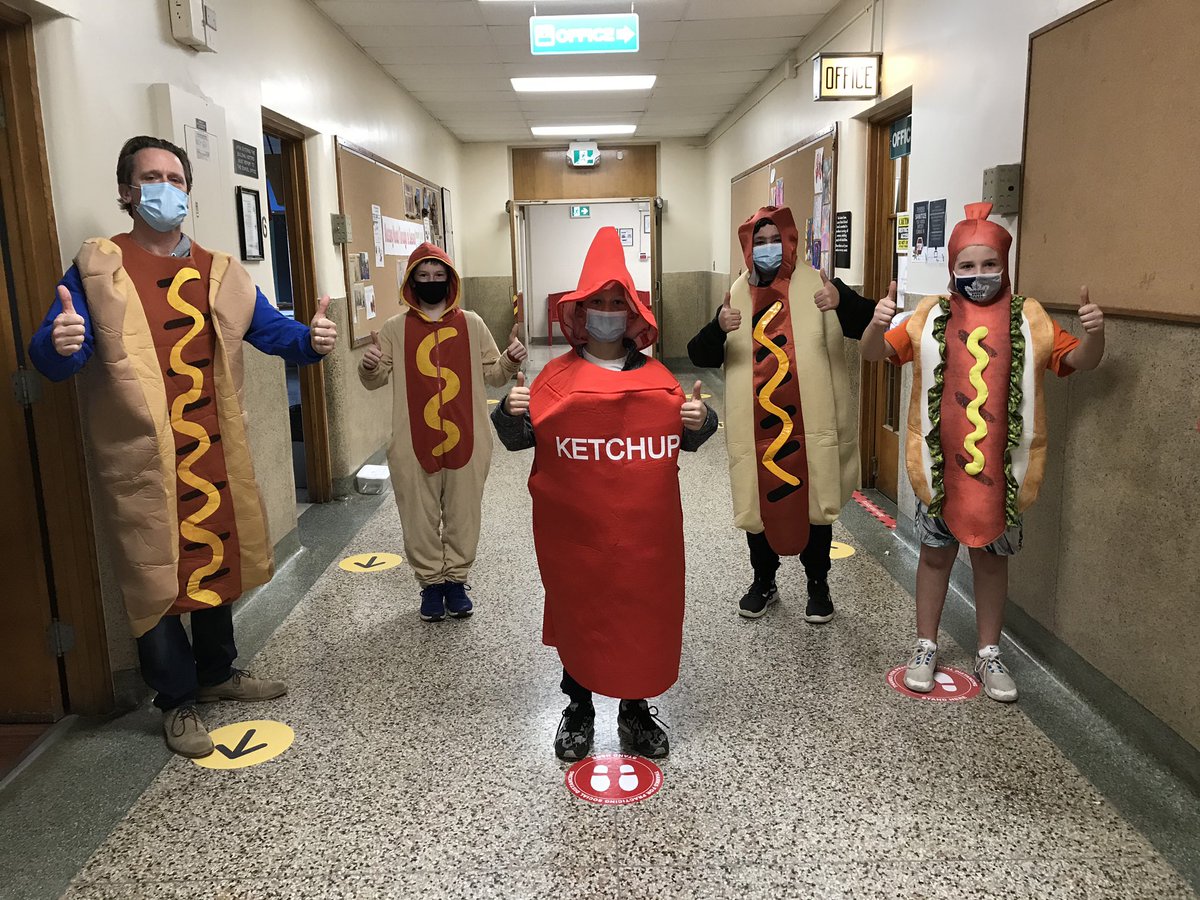 Cowpernicus's tweet photo. When all else fails, dress as a hotdog, “convince” 4 kids, and have a parade. @APSMustangs #zerocontext Happy retirement Mrs Jones. https://t.co/i0gfdVA9OR