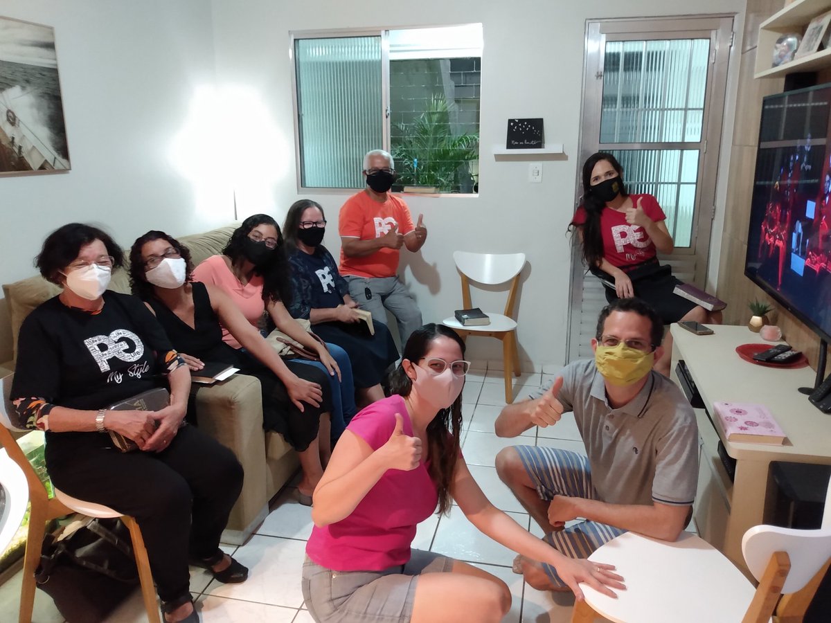 NaldimarOliver's tweet photo. PG Laços Fortes do Ci Casa Caiada celebrando aniversário e a decisão da Maiara e Anderson pelo Batismo. Estamos felizes por Deus tê-los livrado do trabalho no sábado. Aleluias ao Deus de Israel 🙏 @prmoisesmsilva @pr_rafaelsantos @pastorotimar https://t.co/wwIeWRyH4t