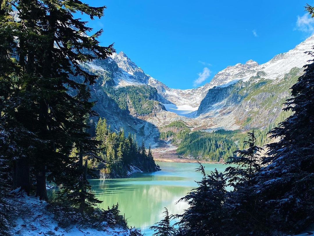 For the sake of your soul, venture out 🌲

Have a great weekend! #yaktrax

📸: @adventurewithmary 

#trailrunning #hikingadventures #pnwcollective #hikingtrails #womenwhohike #hikingadventures #hikersofinstagram #pnwonderland #pnwexplored #adventuretime #landscapephotography