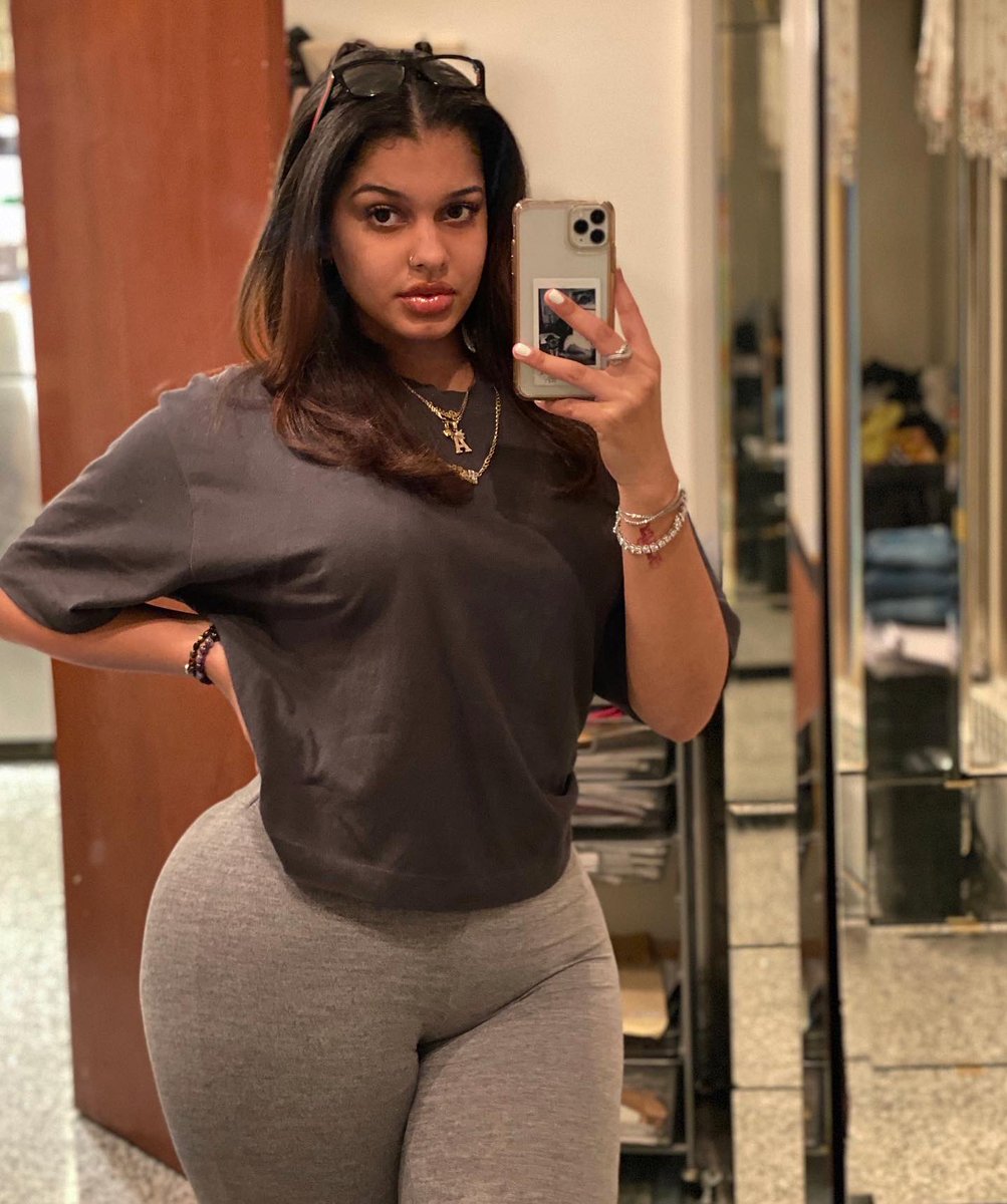 ashbbyyy_'s tweet image. i’m a bad lil bitch ! 😼