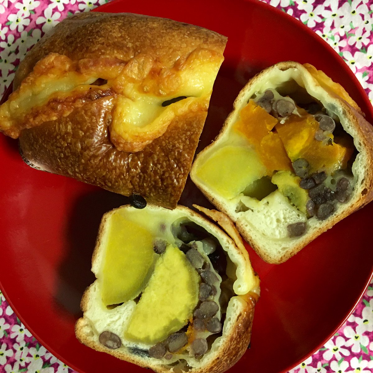 erisbv550's tweet image. ずっとずっと行ってみたかったパン屋さんに行って、芋南瓜小豆っていう乙女の夢が詰まったようなパンを買ってきたのよ💕

#breadandcircus
#allaboutベストパン殿堂入り