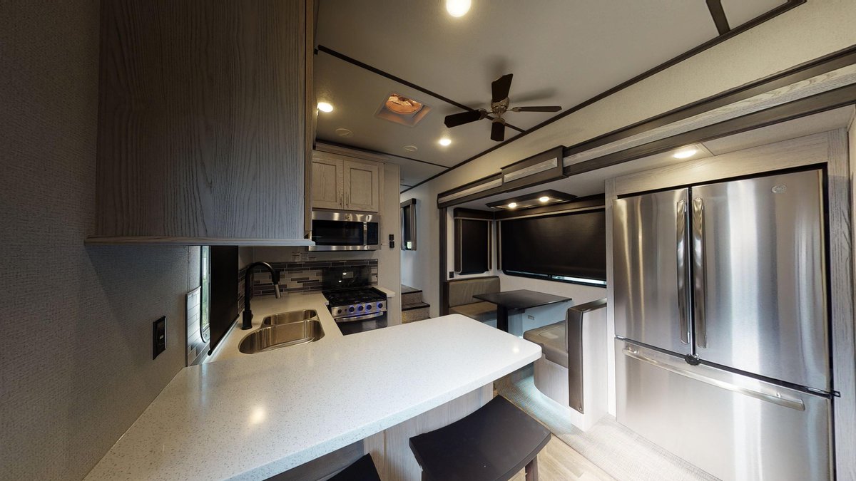 GanderRV's tweet photo. Home is where you roam. #FifthWheelFriday
Model: 2021 Keystone Montana High Country 383TH
Starting as low as $13.61/day
Shop this unit here: https://t.co/aNzXx5bEgl https://t.co/Gu98irR1Nw