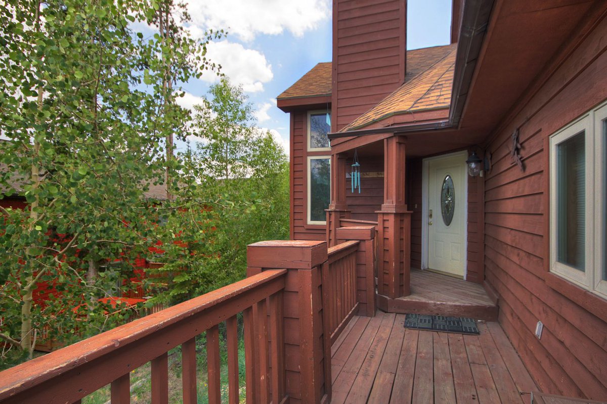 SkyRunSummit's tweet photo. ⭐⭐⭐⭐⭐️️️️️"Great family mountain getaway. Tons of spaces for the family to spread out!" This beautiful and spacious 3bd/3.5ba is located in a serene setting, and backs up to the National Forest!
https://t.co/cyCG69sXLQ https://t.co/1gIxKrNPCs