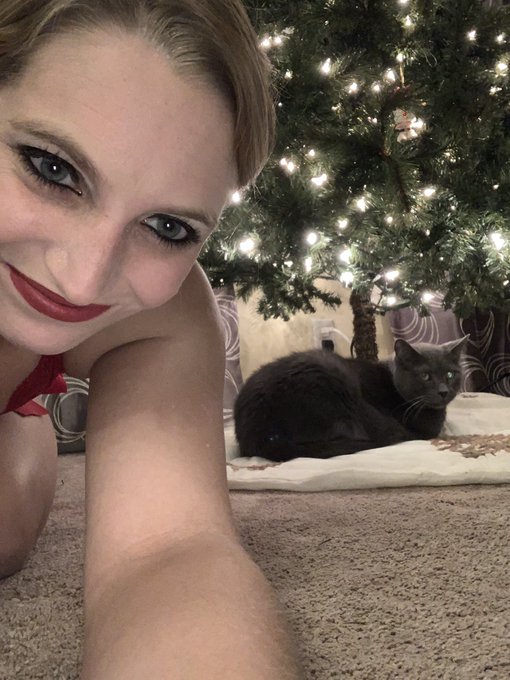 I don&rsquo;t normally post stuff like this, but, why not?! Trying to take some pics tonight while it&rsquo;s quiet<a href="/tag/photoshoot"class="tags"><span>#photoshoot</span></a><a href="/tag/milf"class="tags"><span>#milf</span></a><a href="/tag/nsfw"class="tags"><span>#nsfw</span></a><a href="/tag/hotwife"class="tags"><span>#hotwife</span></a><a href="/tag/newpics"class="tags"><span>#newpics</span></a><a href="/tag/content"class="tags"><span>#content</span></a>
