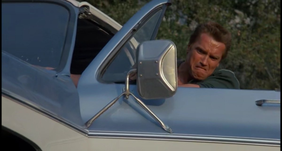 マサムネ内記 皆さん おはよーございます とりあえず ドライブ中 メイトリクス大佐が人力で押す 位置エネルギー車 を見かけて 変わったクルマなんですねぇ あれどうやって駐車するんやろ とそれぞれ思うへんたつコンビ 置いときますね