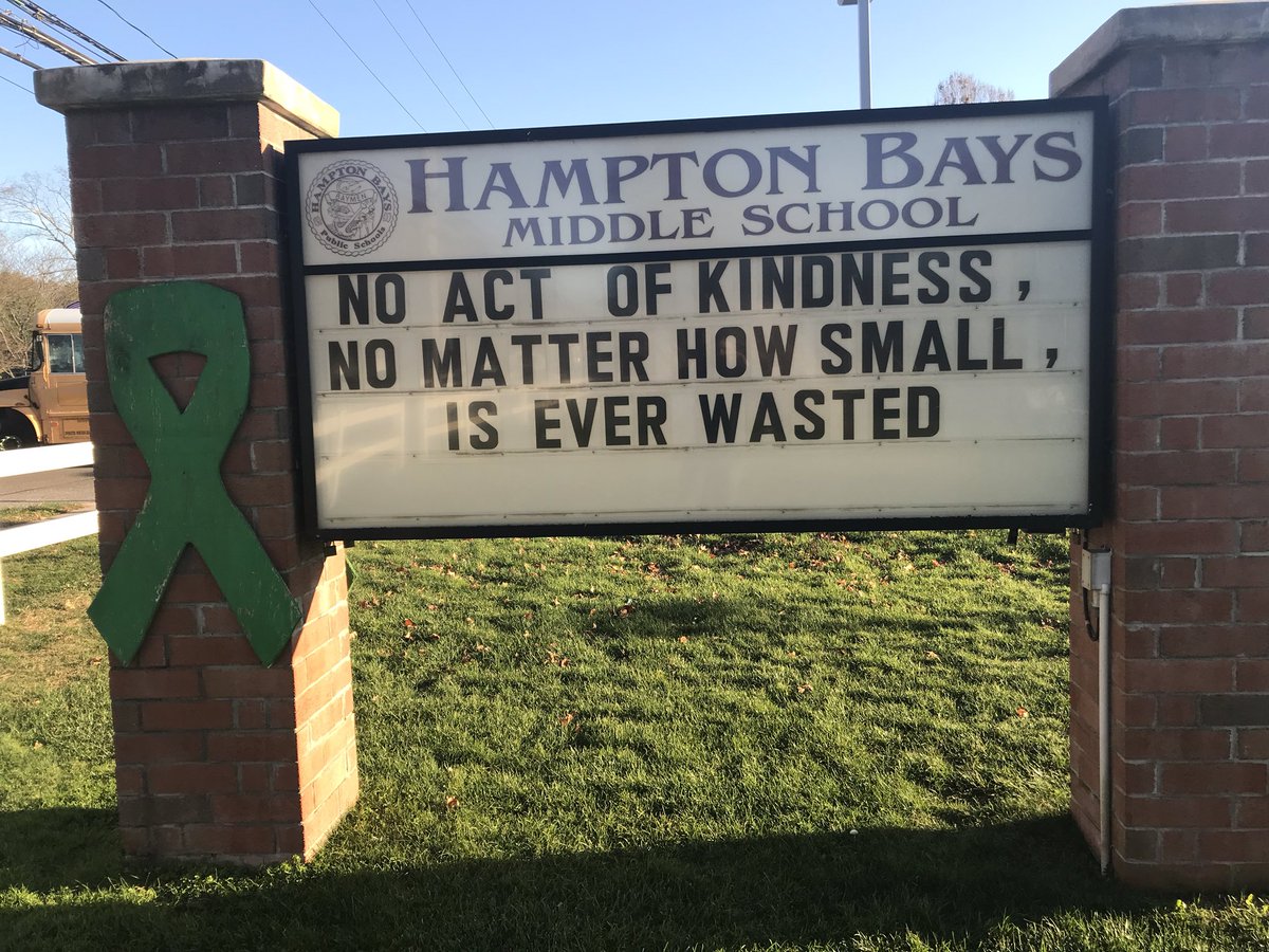 HamptonBays_MS's tweet image. Beautiful days in Hampton Bays...thankful for our outdoor spaces where we learn together, play together, and practice kindness towards one another. #WeAreHB #MathStations #Recess
