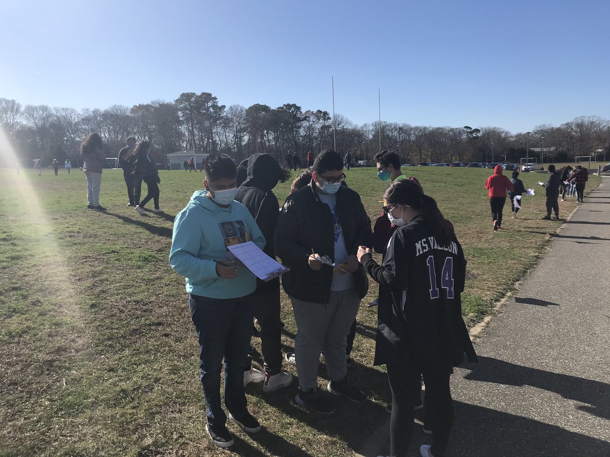 HamptonBays_MS's tweet image. Beautiful days in Hampton Bays...thankful for our outdoor spaces where we learn together, play together, and practice kindness towards one another. #WeAreHB #MathStations #Recess