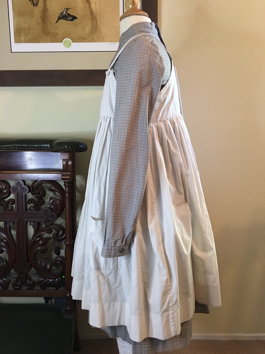 They became the bride of adventure going to unknown places for two damn weeks. But now they’re here! This little gray dress could be from season 1 or 2. It came with undershirt and bloomers. And has hand stitched details y’all. It fluffs out on its own which is adorbs. +