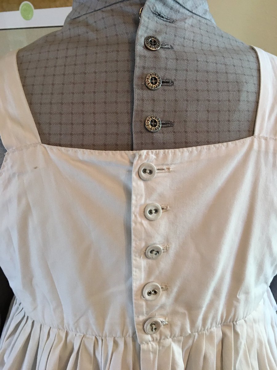 HOW MANY BUTTONS ARE REALLY NECESSARY? An AWAE costume threadI can sadly claim that I’m prob the only person ever who’s had to describe in detail Anne’s real dresses to the lost mail services with tears streaming down my face.  #renewannewithane +