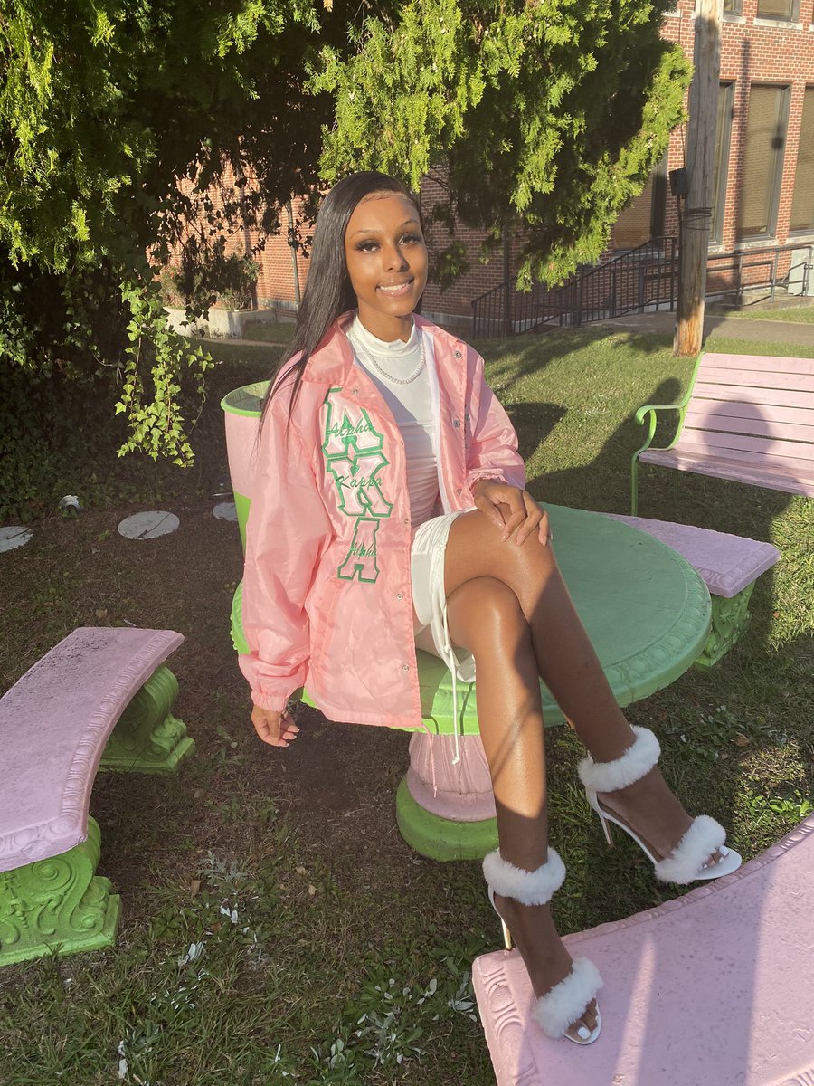 yannateebee's tweet image. Living Oh So PRETTY 💗💚
114 V.I.P.S.
#89 #BetaPi #myasu