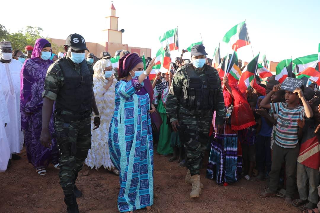 Cérémonie d’inauguration de la Cité  AL NAJAT fruit du partenariat dynamique et fructueux entre la Fondation Tattali Iyali et l’Association AASH, la cité est composée de: 50 logements en matériaux définitifs: 3châteaux d'eau, 1CSI, 1mosquée 9 salles de classeset, 1boulangerie.
