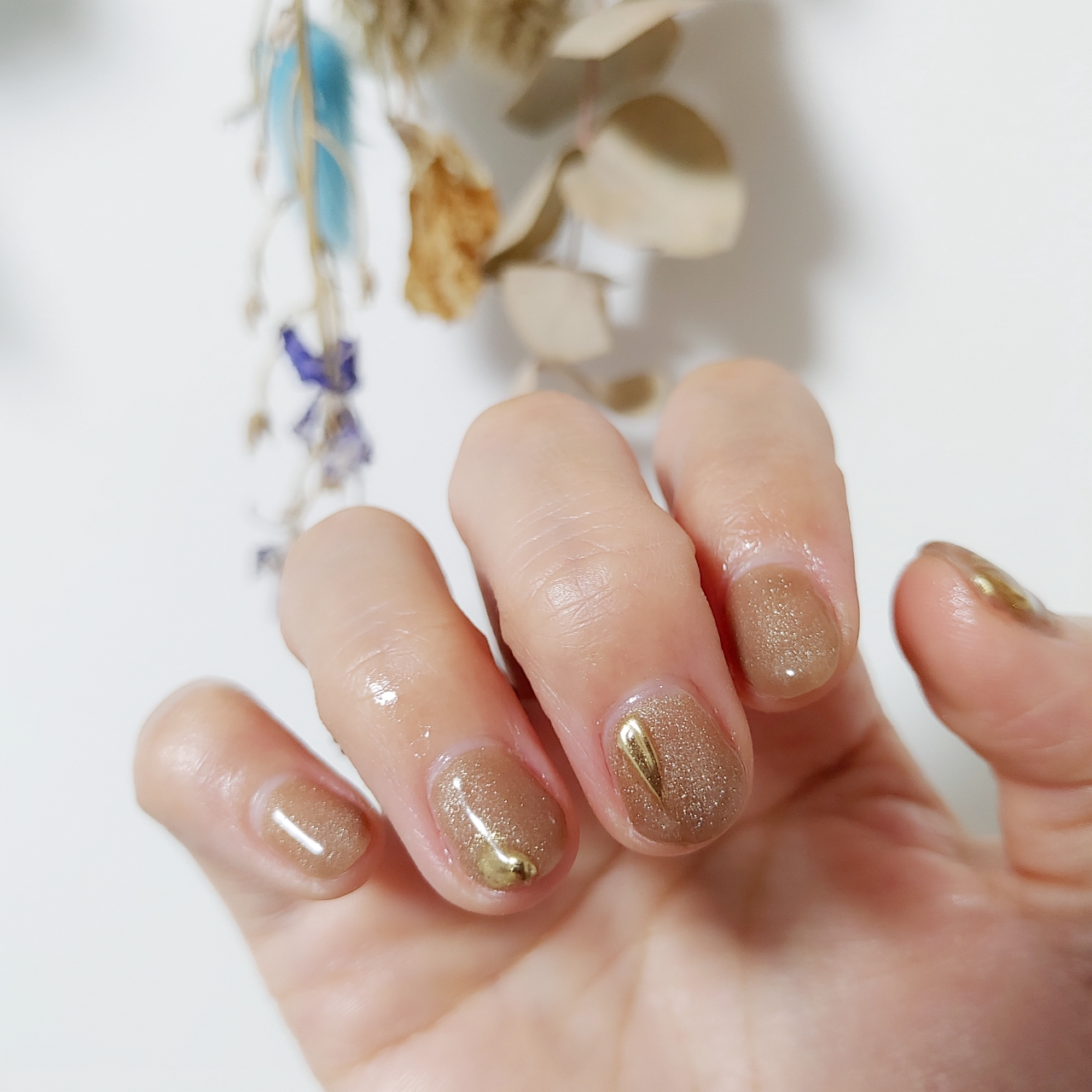 تويتر しろくまnail على تويتر まだまだまだ 自爪はショート継続中 今年はもうずっと短いな 多分 そんなこんなで左右色違い マグネットネイル ミラーネイル それぞれ違った輝き マグネットネイル ミラーネイル ショートネイル ちび爪