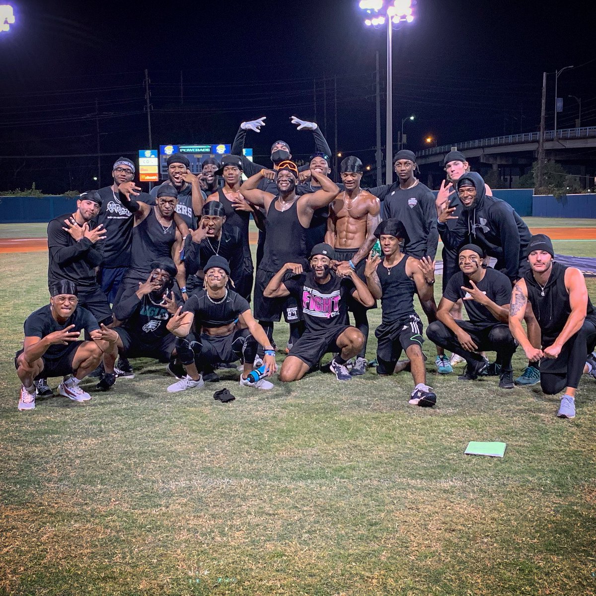 austinhaensel's tweet image. Black Migo Gang🦅 #OMAHACHALLENGE