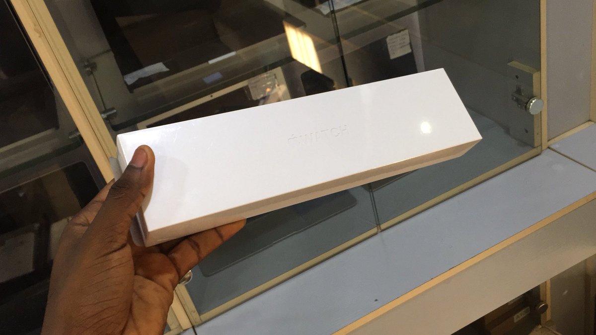 TechGram4's tweet photo. Apple iWatch series 6. 260k #Applestore #Apple #appleiwatch #iwatch https://t.co/KIKxGyzpFi