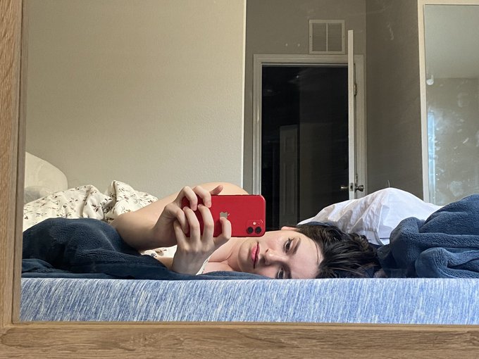 come to bed https://t.co/RW2bhARyaZ