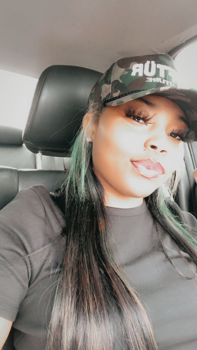 _TYland's tweet image. pretty gangsta chick 🥰🥶