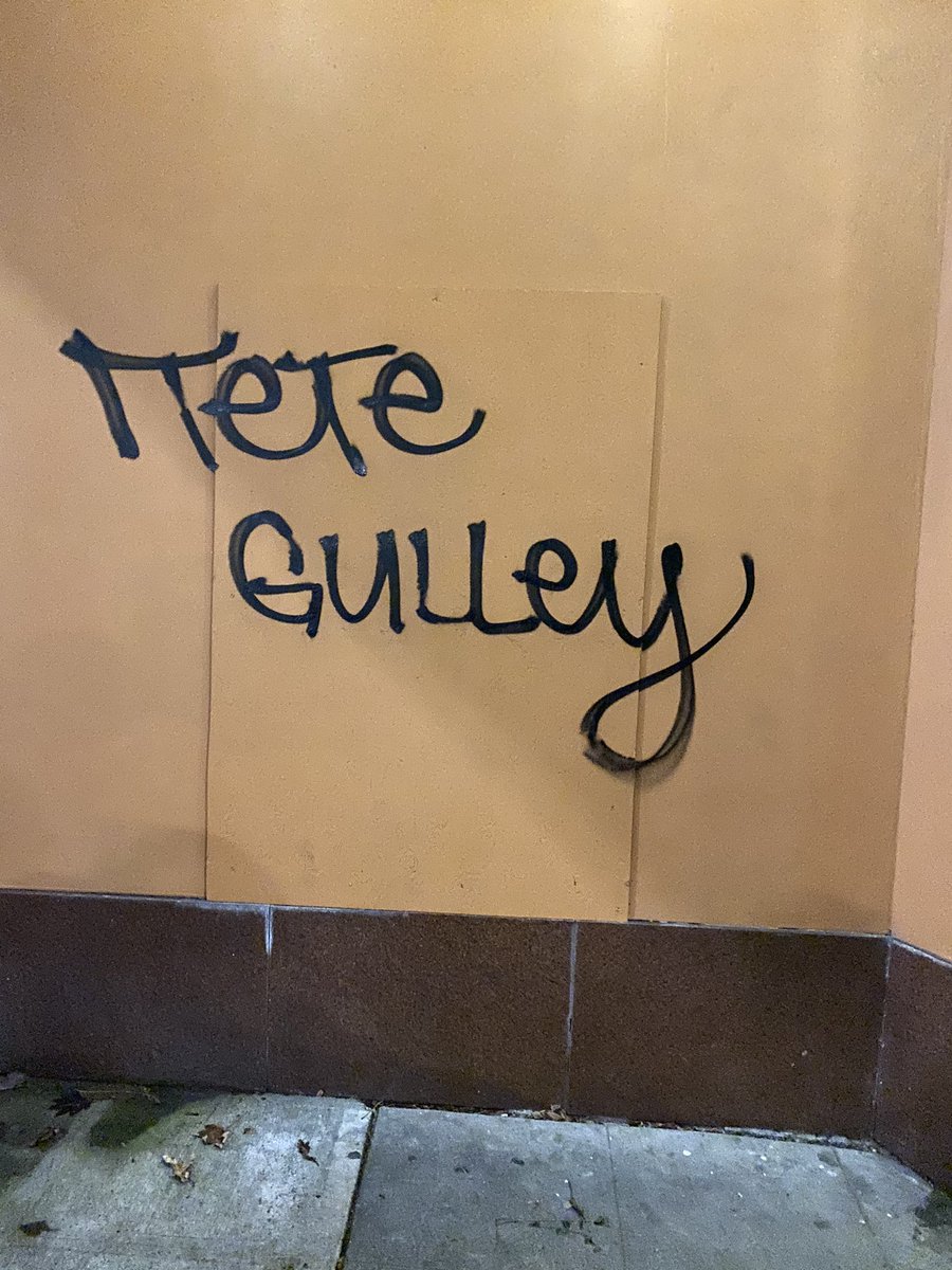 BoopTroopEugene's tweet image. Some taggage on a few different buildings down Sandy in #Portland after a Direct Action March!
#BLM #BLMprotest #BlackLivesMatter #BlackTransLivesMatter #PDXprotests #PortlandProtests #Protests #Antifa