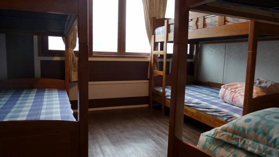 Desde el aeropuerto de Incheon a Gwangju  Desde Seul a Gwangju  Desde la isla de Jeju a Gwangju #KwangjuTravel #SouthKoreaTravelgram #SouthKoreaLove #SouthKoreaTravelGuide #lifestyle #ostello #wanttogoback #prettycities #takemoreadventures 
hosteltraveler.com/South-Korea-ho…