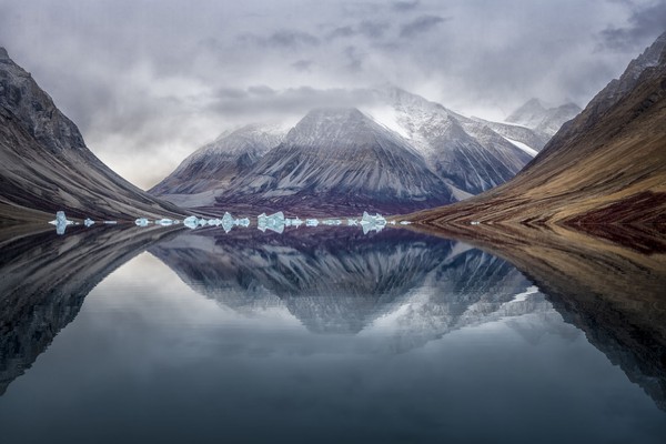 lifelabfoundat1's tweet photo. Take a look at some of this year's top and winning #images of the #International #Landscape #Photographer of the Year!
Credits(clockwise) : Kelvin Yuen (W), Craig Mcgowan, Gergo Rugli, Nicolas Raspiengeas.
Which one is your favourite?
#Photography #Nature #LifeLabFoundation https://t.co/wbmQdPBFtL
