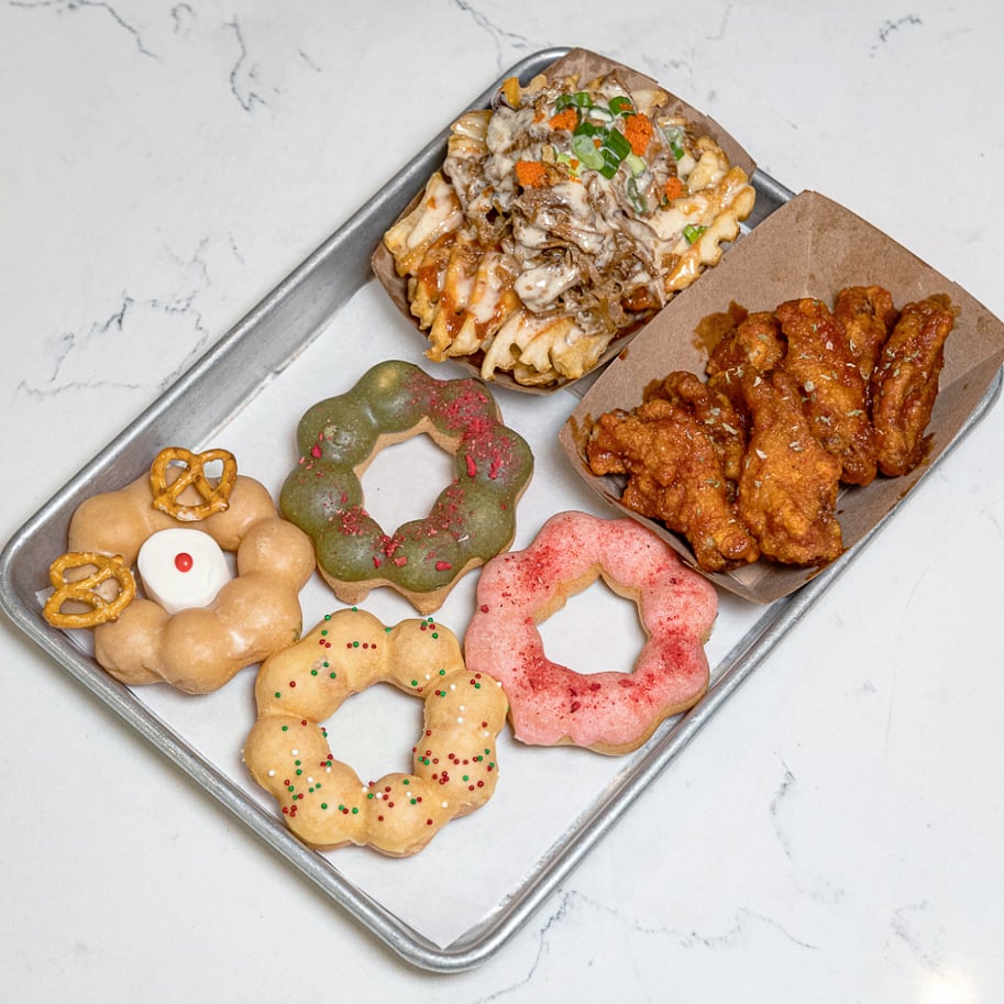 allensunlin's tweet photo. Check out these new holiday themed donuts for tomorrow's Mochiholic Pop-up: Jingle Bells (Lilikoi) and Rudolph (Hojicha)! The pop-up will be happening Nov. 21 - 22 from 12 p.m. to 5 p.m.
#popup #mochi #mochidonut #bayarea #SmallBusiness https://t.co/PuB6jb0Dbk