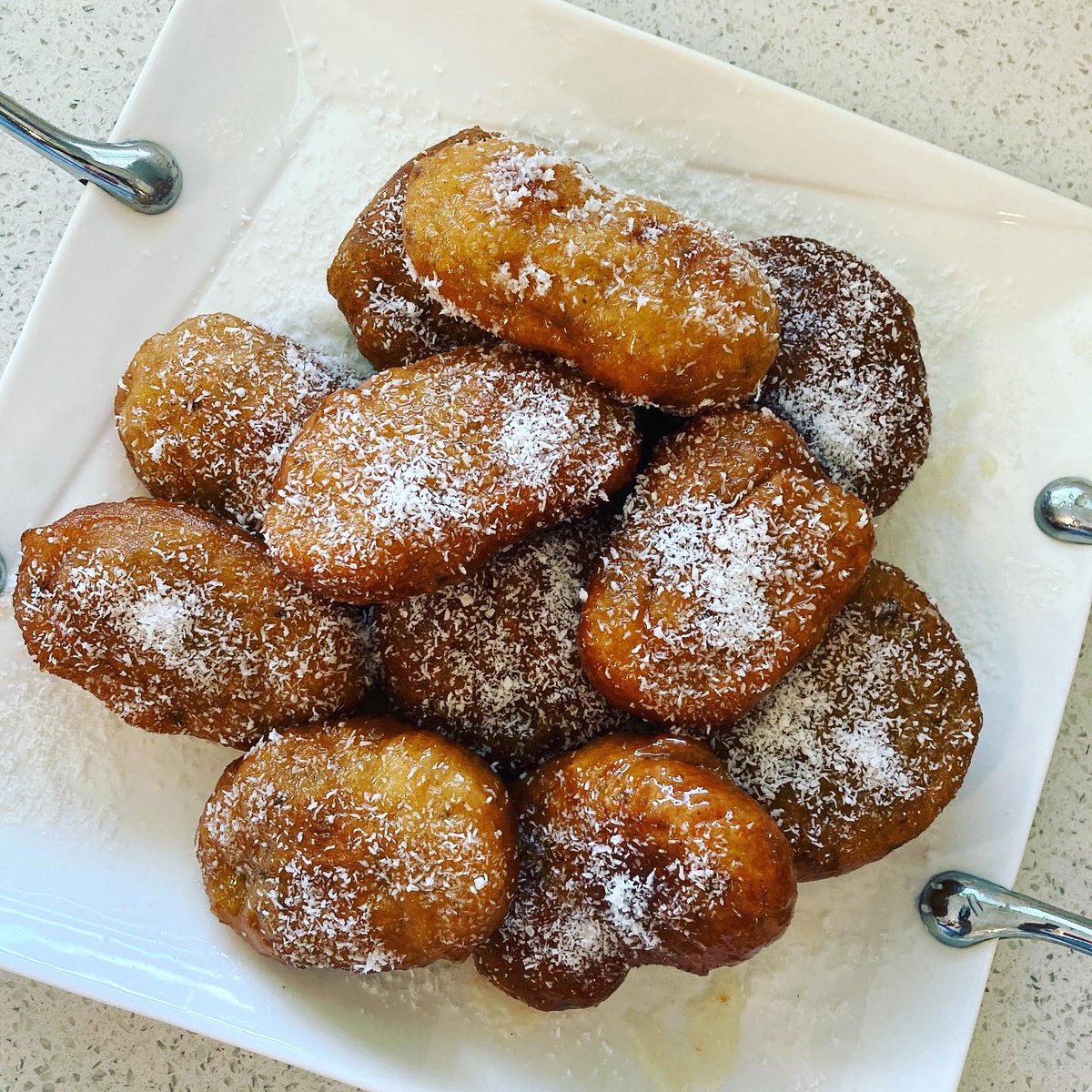 Y'all need to know that  @fatimarazz is a gem and her samoosas AND koesisters will leave you wanting more.  @FrsKitchen