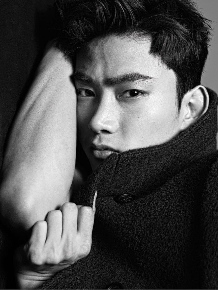 hotTAECmadambae's tweet photo. Korea’s autumn breeze with this guy🍂 Ok Taeyeon✌🏻
#투피엠 #옥택연 #택연 #テギョン #玉澤演 #OkTaecyeon #Taecyeon #Taec #2pm #CaptainKorea #캡틴코리아
#옥캣 #OkCat #옥빙구 #OkBingu #Vincenzo #빈센죠 https://t.co/dfkQtHhbKk