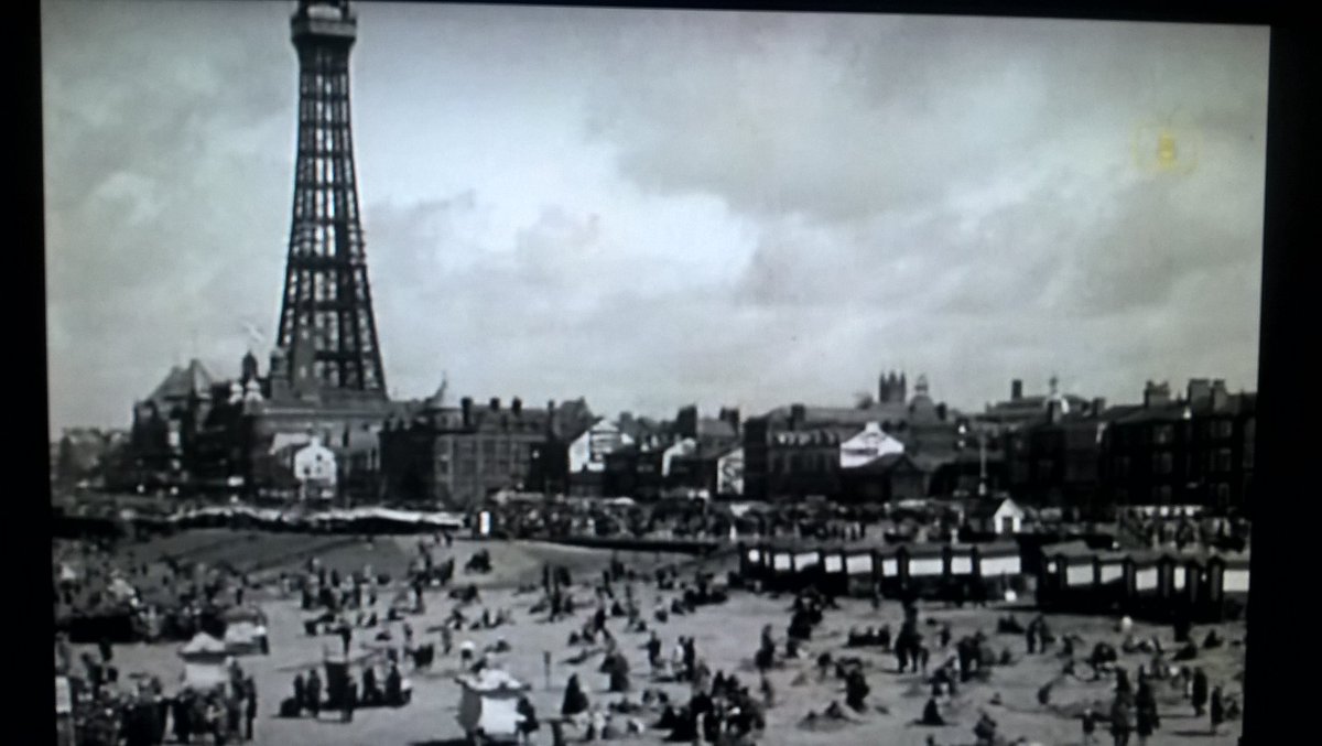 gazpunch's tweet photo. They used to like making films in Blackpool back in't day 😁 #NoLady (1931) on @TalkingPicsTV https://t.co/KonKatbG1N