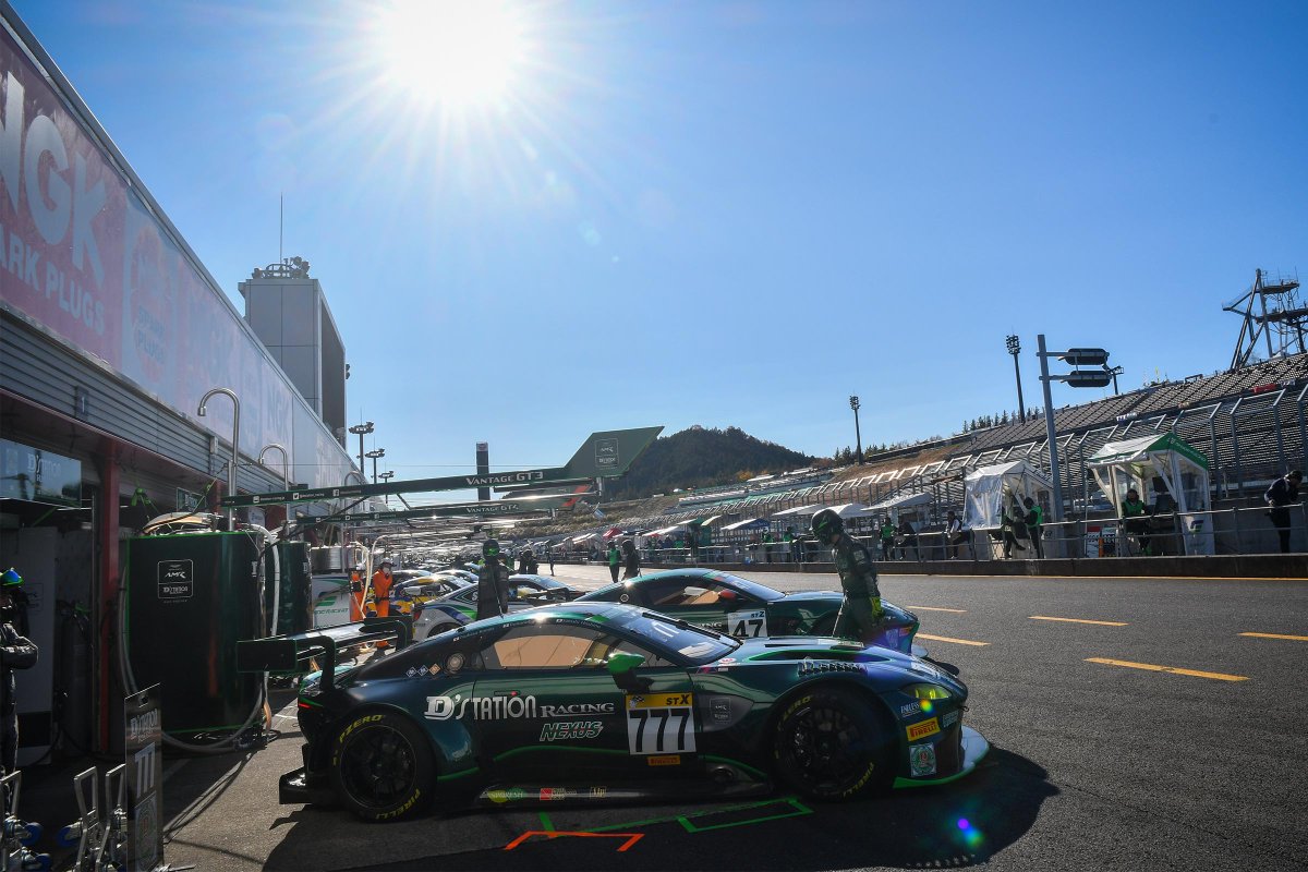 ピレリスーパー耐久シリーズ第4戦もてぎは公式予選が行われ、ST-XのD'station Vantage GT3、ST-ZのD'station Vantage GT4が2戦連続のダブルポールポジションを獲得しました！
#DstationRacing #Stai #SuperTaikyu #スーパー耐久 #S耐 #AstonMartin #AstonMartinRacing #VantageGT3 #VantageGT4