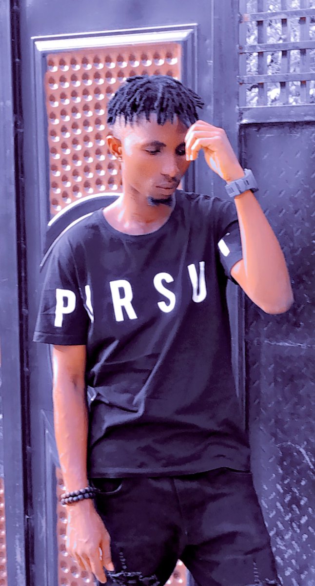 walefundz's tweet photo. Happy birthday to me 🔌💯💛 https://t.co/EzsuYJmwiF