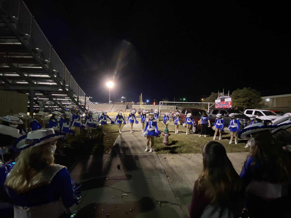 pgdtboswell's tweet photo. Last time best time! This ones for you seniors 💙💛 https://t.co/cNPdAtFRZ3