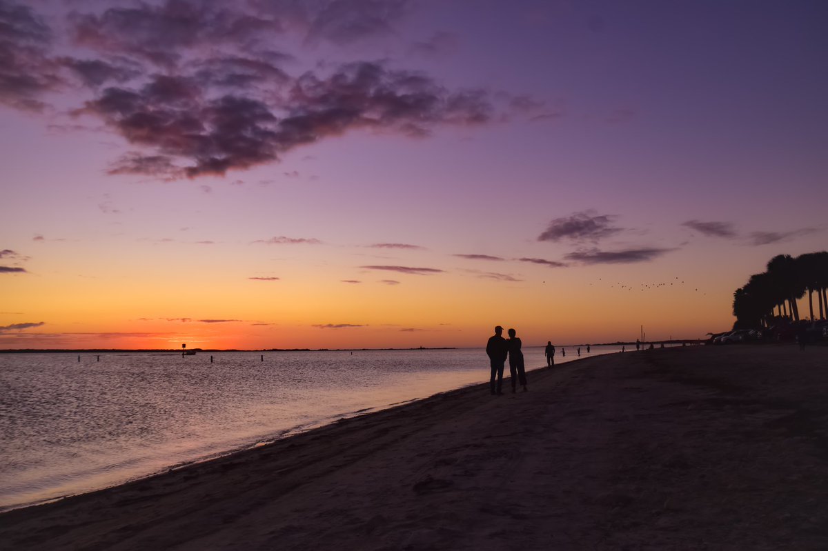 FloridianCreat1's tweet photo. Tonight’s Floridian Sunset ✌🏼🌞✌🏼 @StormHour @FLskygazer 🖖🏼🌞🖖🏼 https://t.co/UjhXG98LEj
