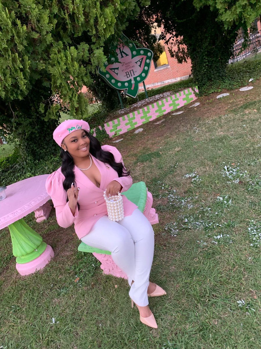 IndyaAnderson6's tweet image. Allow me to reintroduce myself as the O So Pretty... MAIN AttrAKtion💚💗🐸 #AKA #BetaPi #myasu