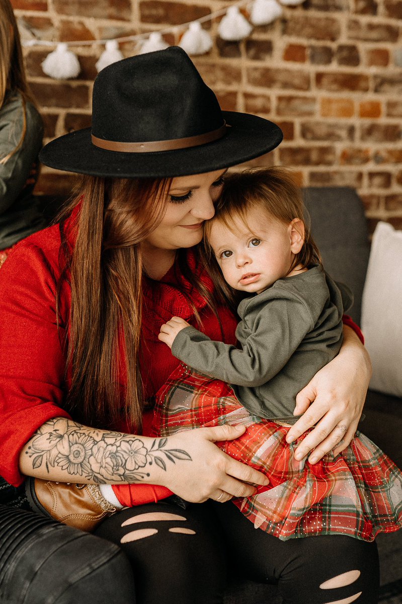authenticlove22's tweet photo. This is the love some people only ever dream of. And I’m living it. Living my dreams. 😭❤️🥰 #loveislove #family #LGBTQfamily #twomoms #love https://t.co/Tvpai87ysf