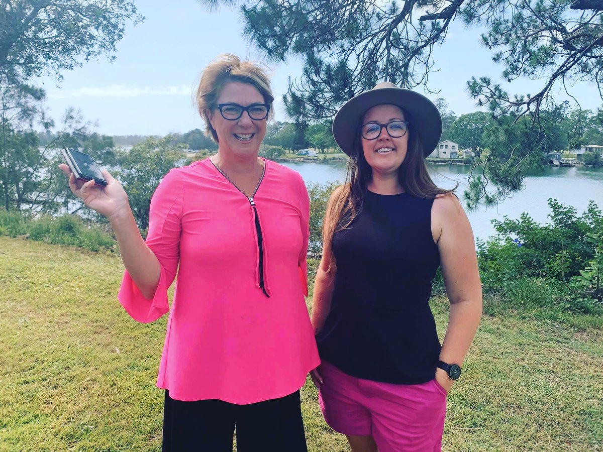 When one of the best Journos on the Mid North Coast rocks up wearing the same colours. #samesame #butdifferent 😂 Be sure to watch NBN tonight for ways aerial inspections of Crown Lands will assist our fire fighters as we head into peak bushfire season. @nbnnews